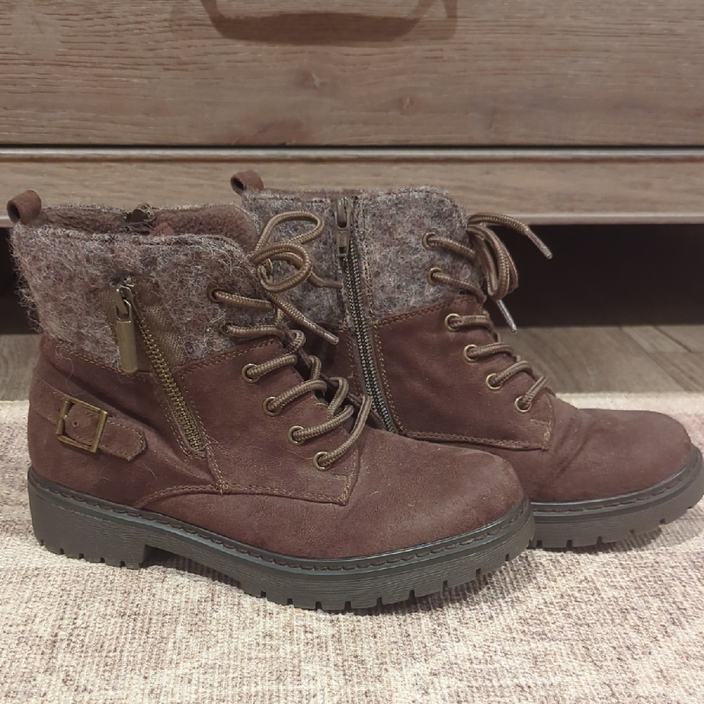 Natural Reflections Brown Lace-Up Ankle Boots with Wool Collar